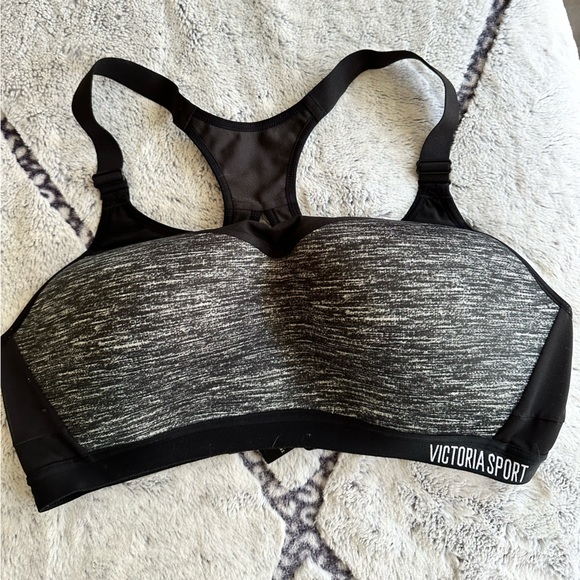 Victoria Secret 38C Sports Bra - Picture 2 of 5